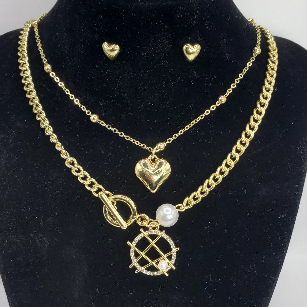 Set , double chain with pendant and earrings